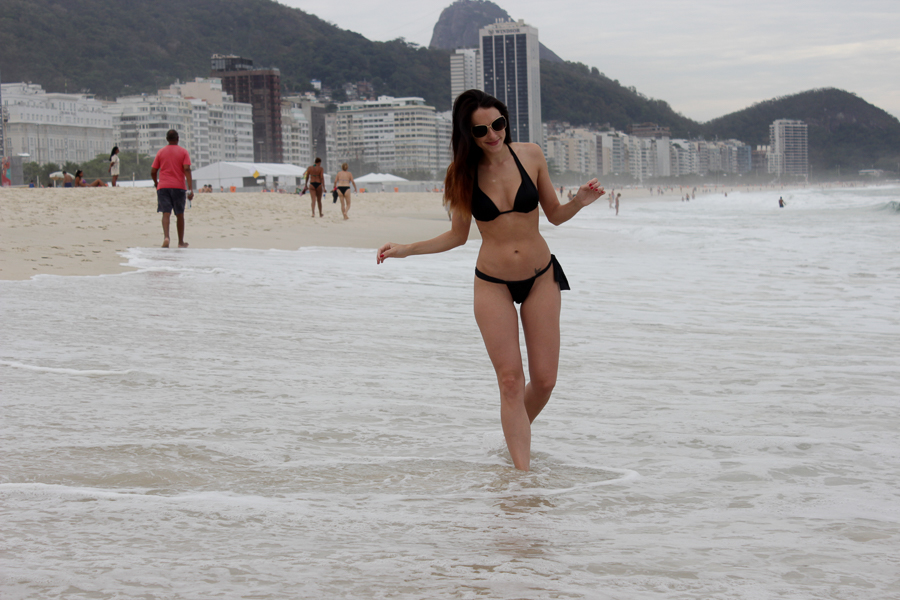 clutch and carry on, rio de janero, travel blogger, copacabana beach 11