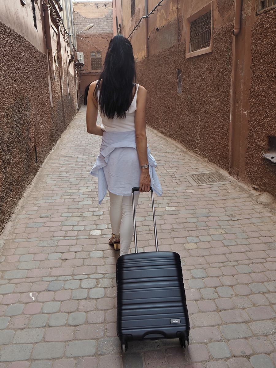 Sabrina-Chakici-Clutch-and-Carry-on-UK-Fashion-blogger-UK-Travel-Blogger-Marrakech-Travel-Diary