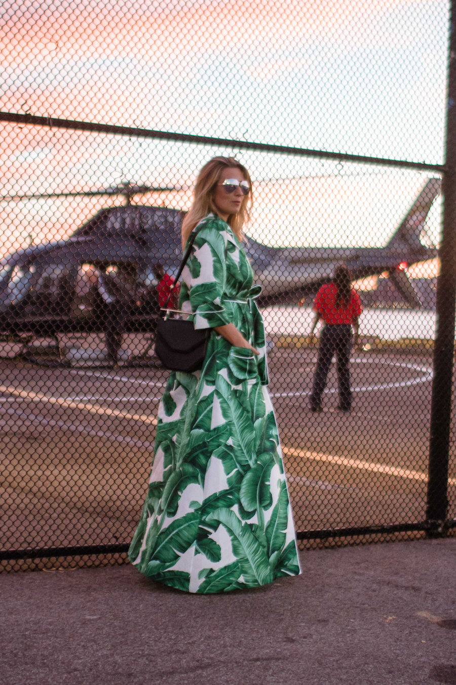 sabrina-chakici-clutch-and-carry-on-clutch-carry-on-uk-travel-blogger-nyfw-isa-arfen-pink-ress-gucci-silver-shoes-net-a-porter-helicopter-11