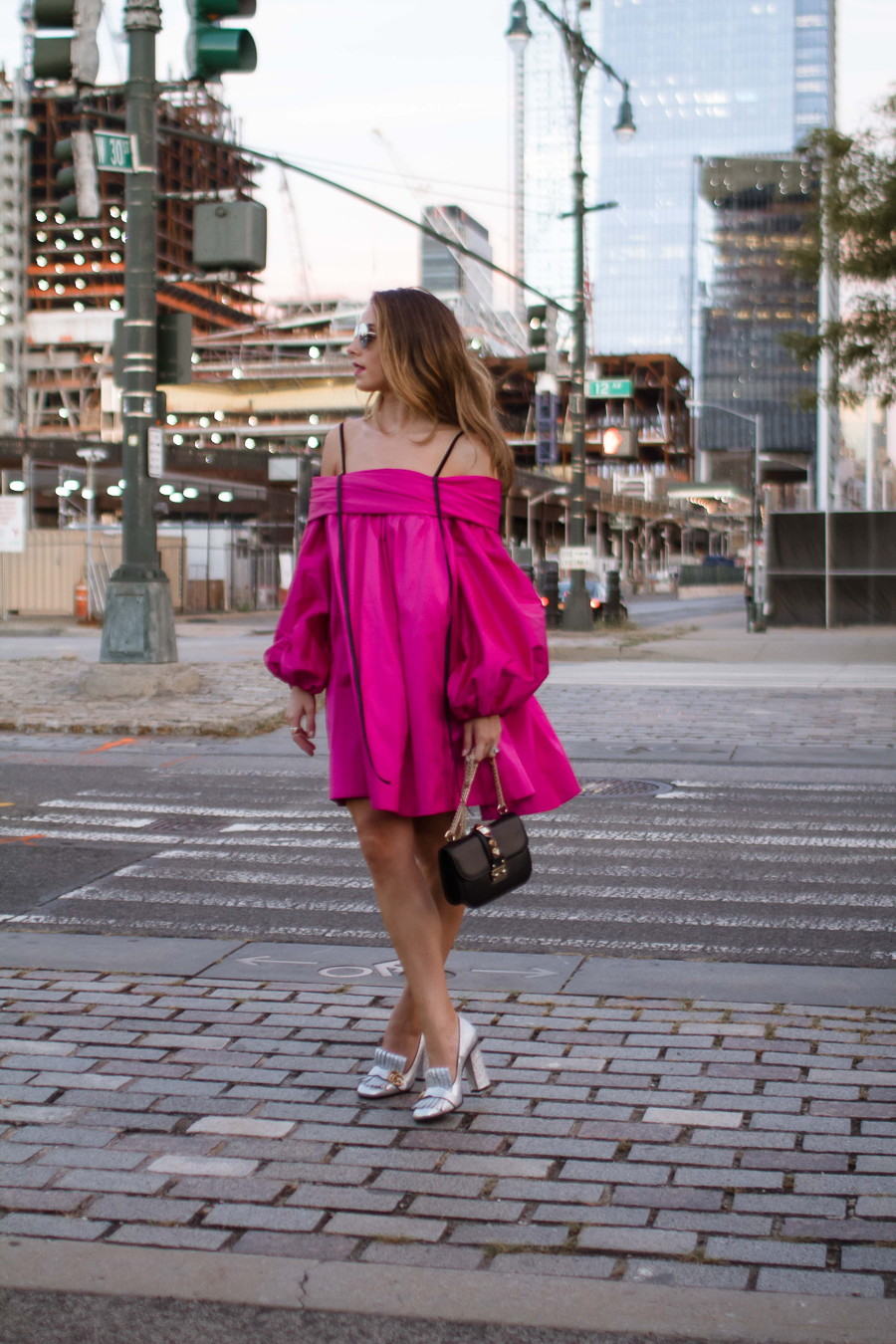 sabrina-chakici-clutch-and-carry-on-clutch-carry-on-uk-travel-blogger-nyfw-isa-arfen-pink-ress-gucci-silver-shoes-net-a-porter-helicopter-5